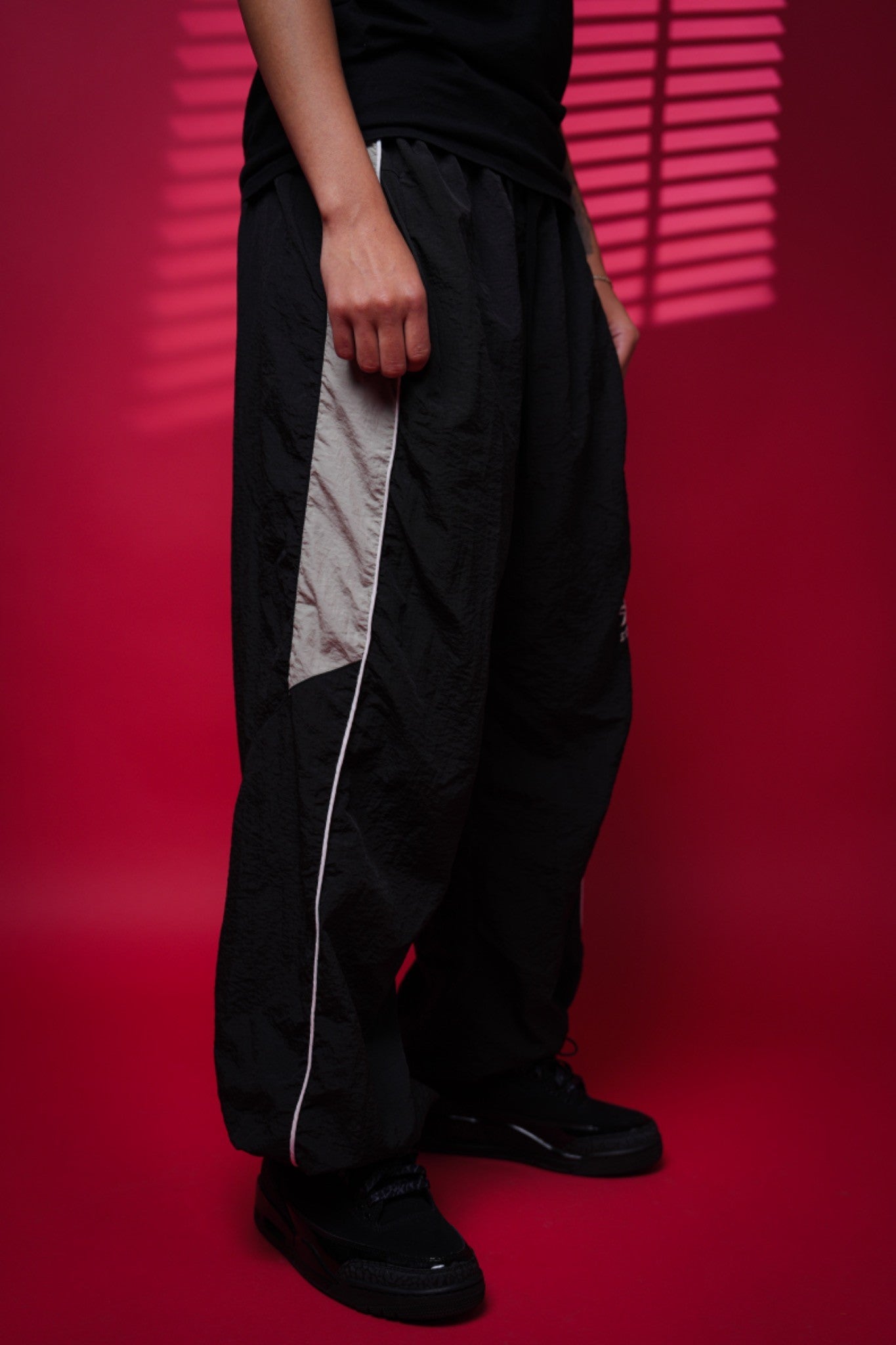EA Nylon Sweatpants(Black)