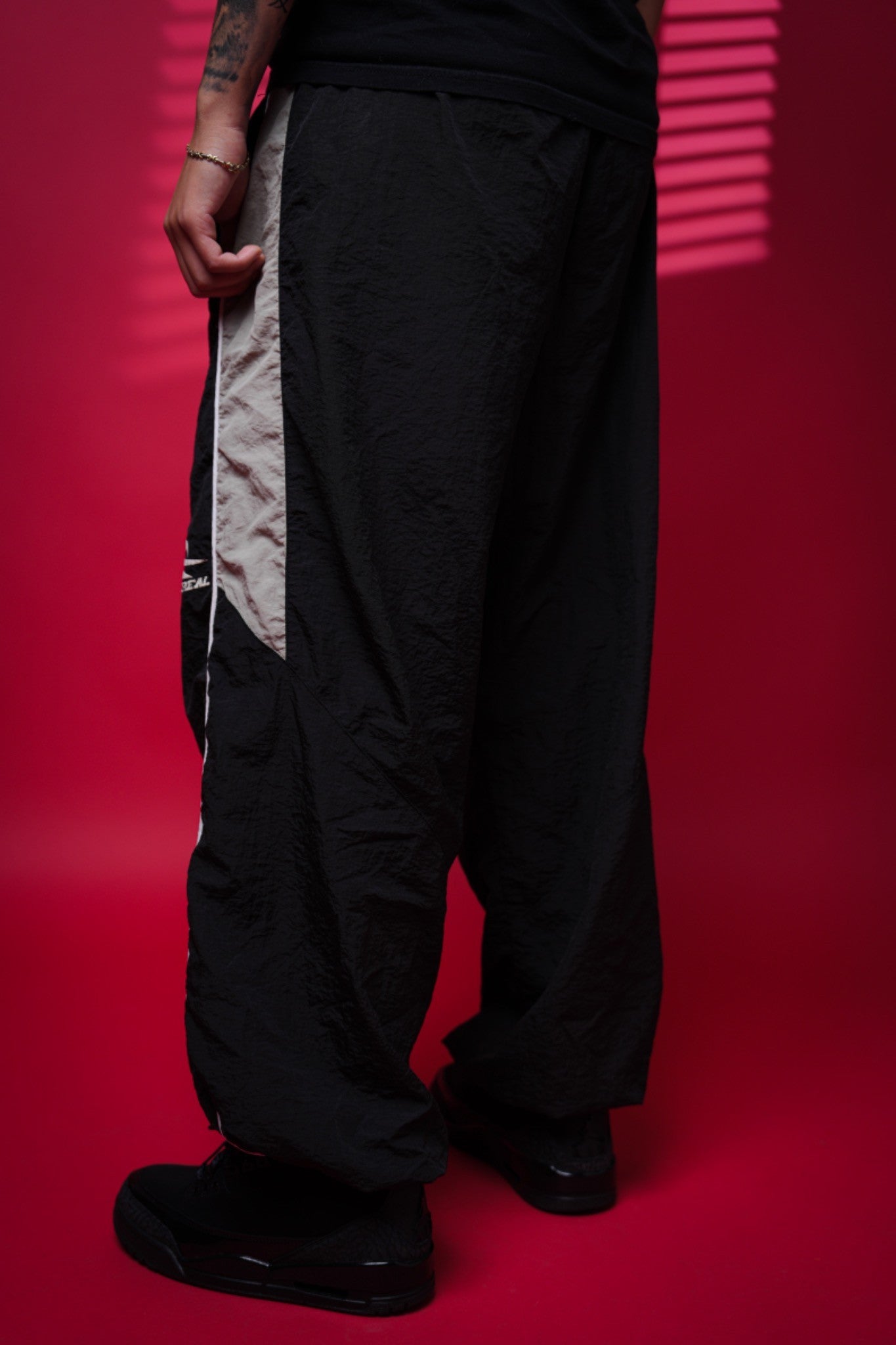 EA Nylon Sweatpants(Black)